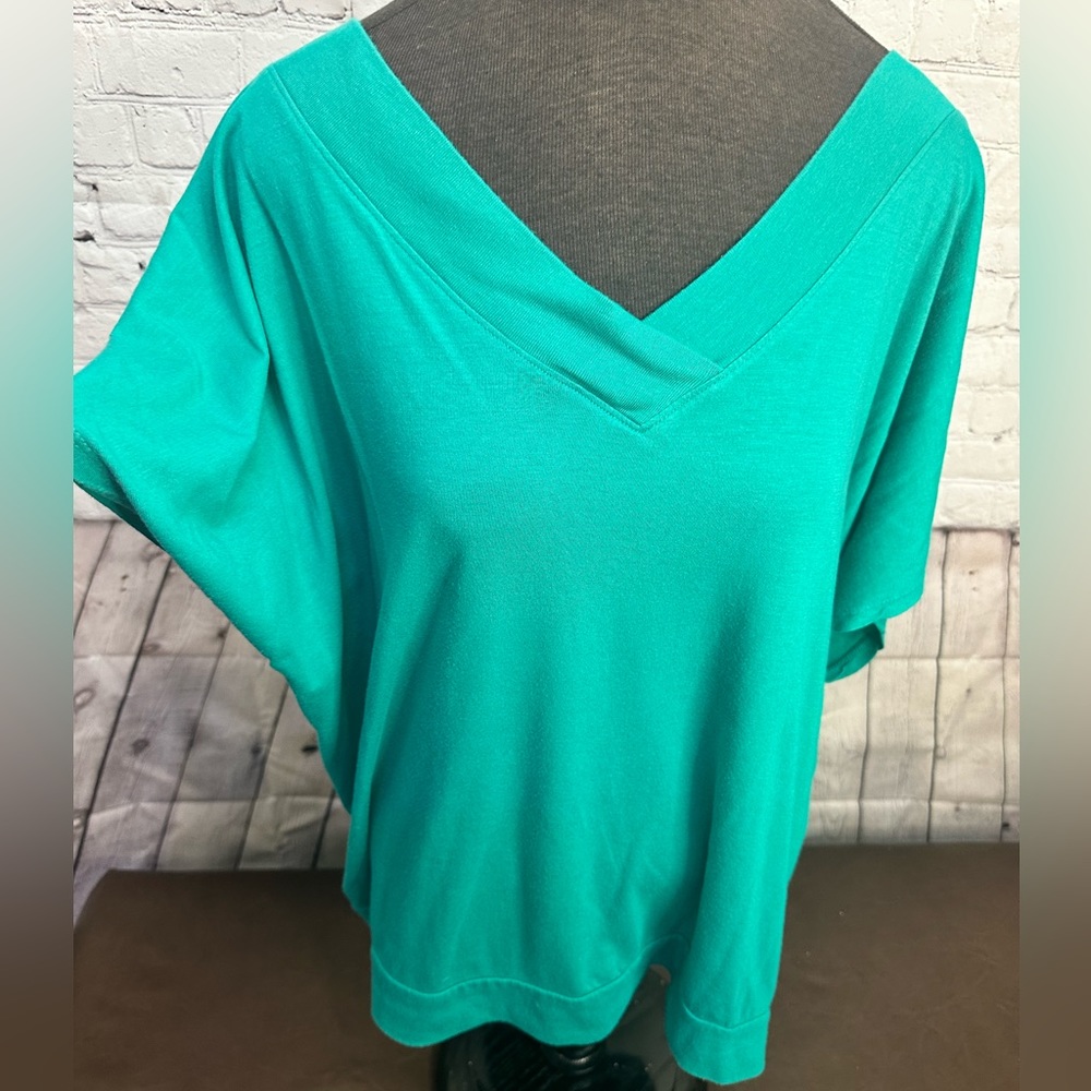 Lane Bryant V Neck Tee 22/24 Green